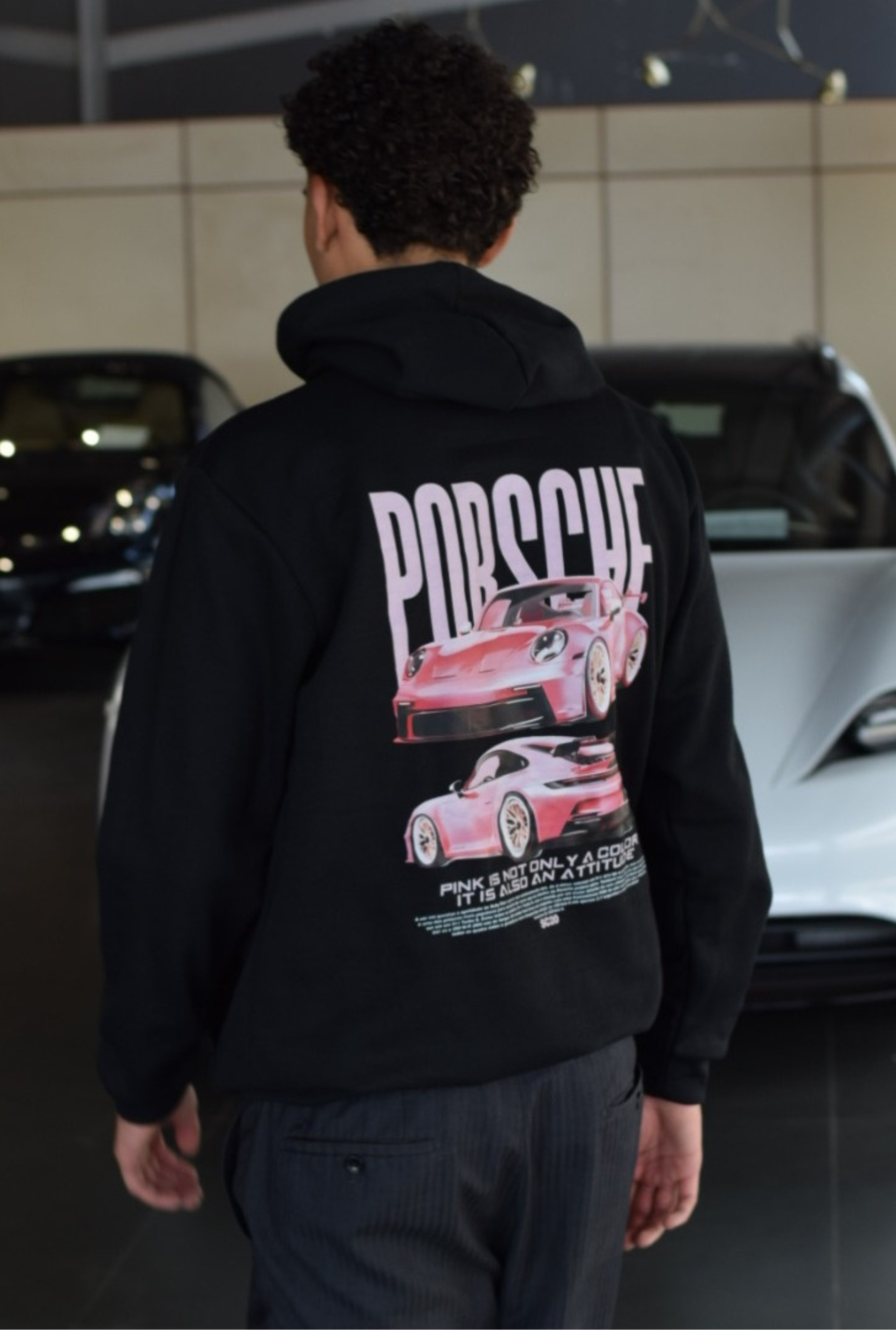Moletom Porsche Pink em algodão com toque macio e modelagem confortável, ideal para uso diário.