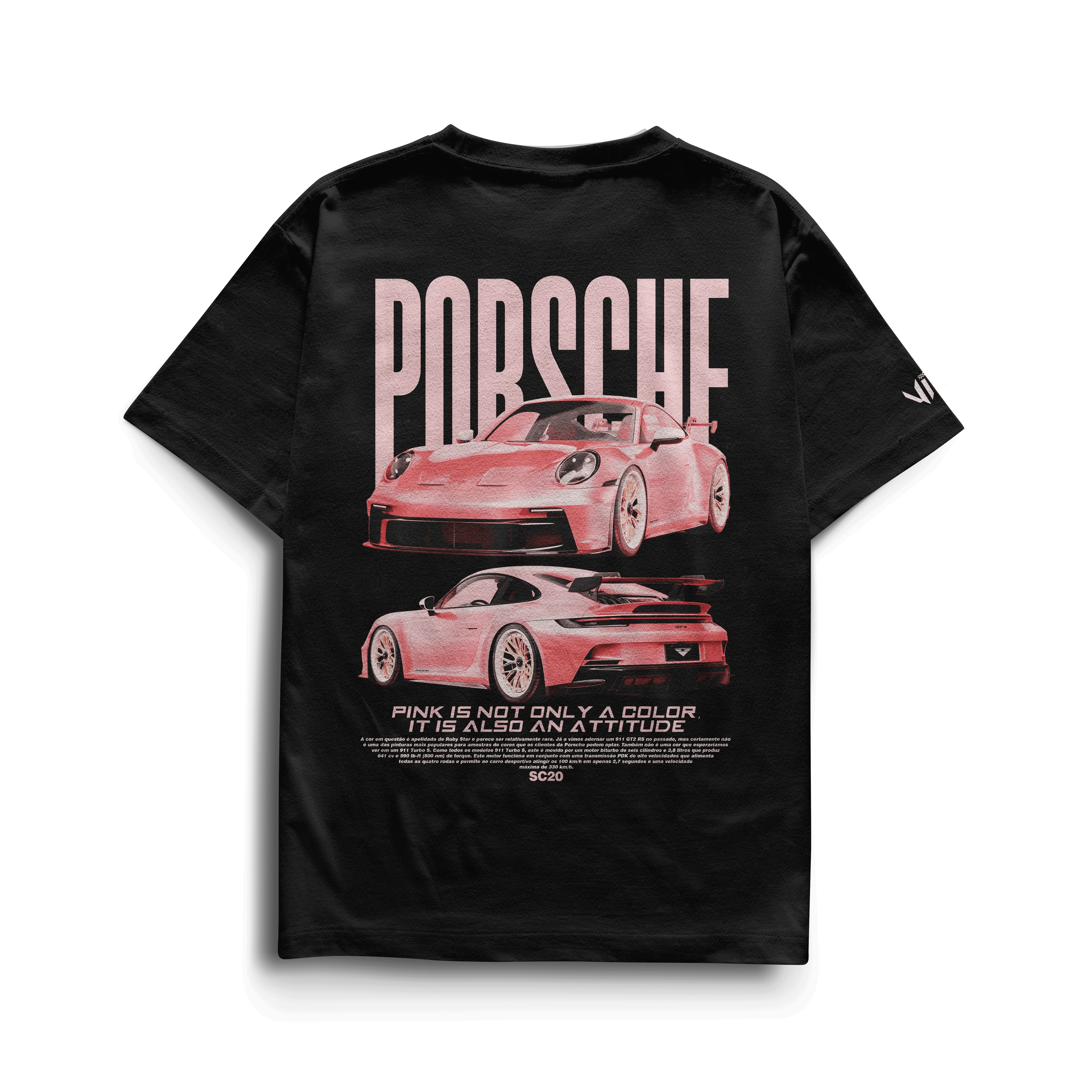 Close na estampa DTF vibrante da Camiseta Porsche Pink, destacando a qualidade do design.